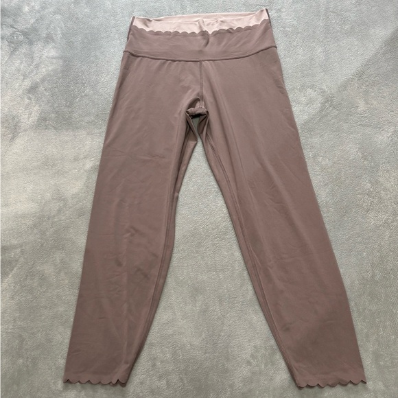 Aerie Two-Tone Scallop Detail Leggings - Picture 2 of 5